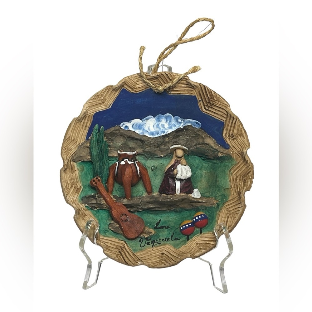 HandmadeVenequelan Paper Mache Sculpture 7.5" Diameter Signed